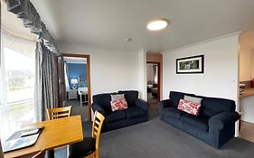 Regatta Point Tavern & Holiday Villas